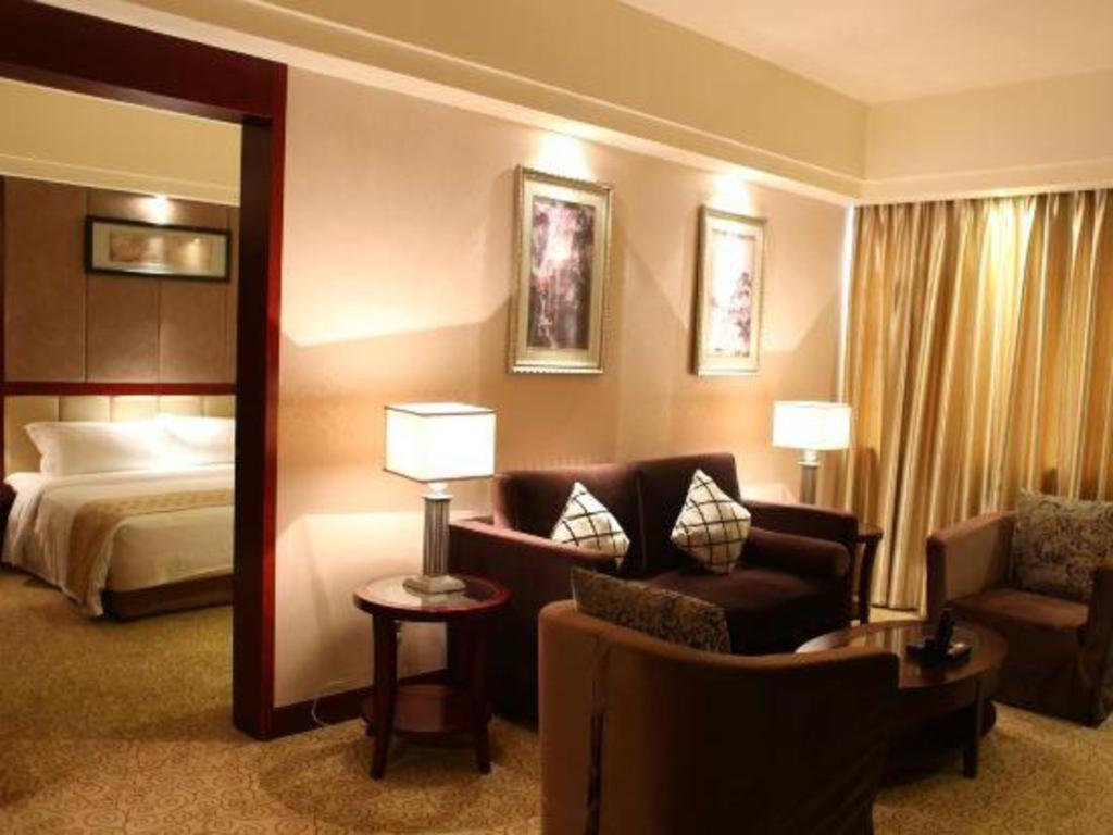 Chengdu Yinsheng International Hotel Supoqiao Exterior foto