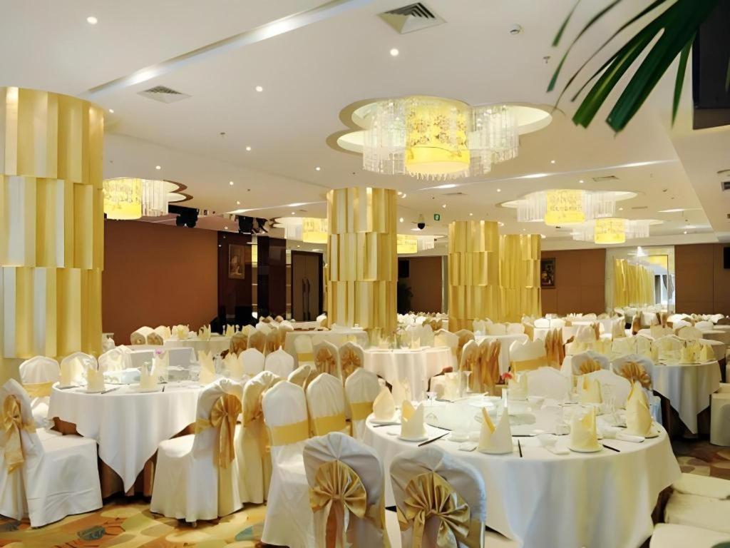 Chengdu Yinsheng International Hotel Supoqiao Exterior foto