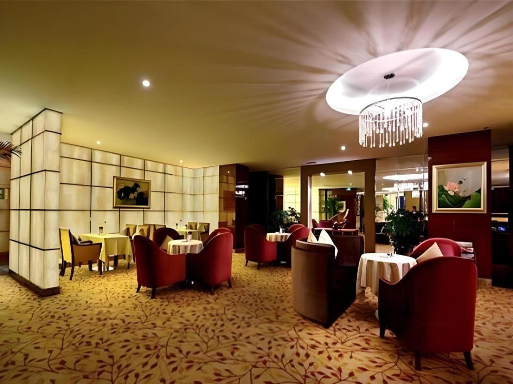 Chengdu Yinsheng International Hotel Supoqiao Exterior foto